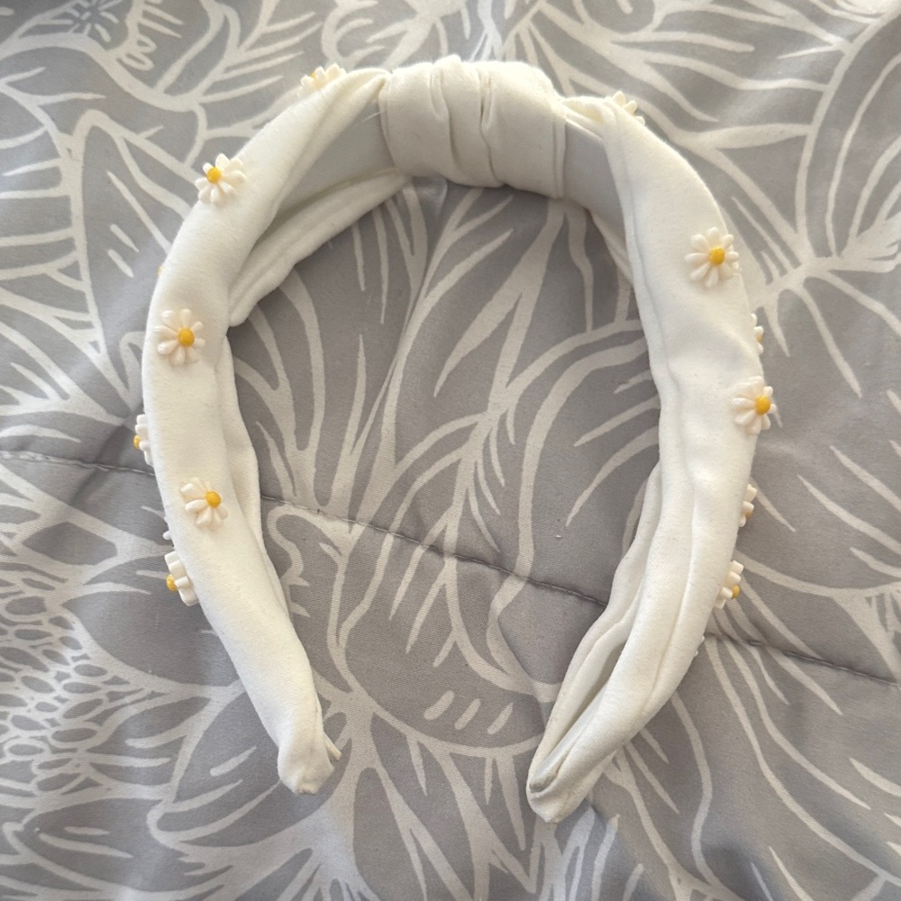 White Daisy Headband
